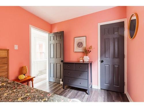 64 Lorne Avenue, Hamilton, ON - Indoor Photo Showing Bedroom