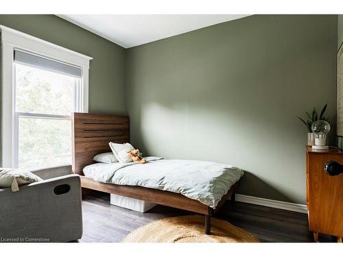 64 Lorne Avenue, Hamilton, ON - Indoor Photo Showing Bedroom