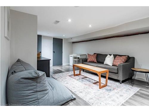 64 Lorne Avenue, Hamilton, ON - Indoor Photo Showing Living Room