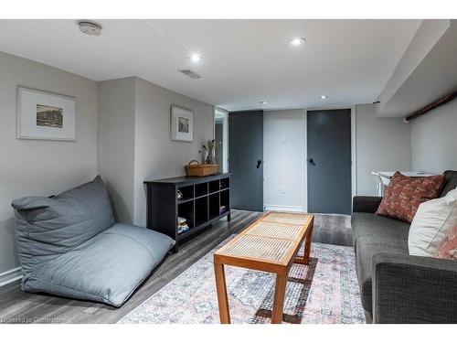 64 Lorne Avenue, Hamilton, ON - Indoor Photo Showing Living Room