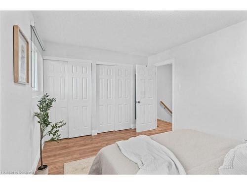 4-241 Limeridge Road W, Hamilton, ON - Indoor Photo Showing Bedroom