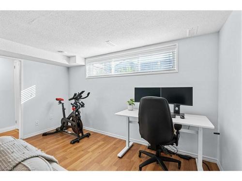 4-241 Limeridge Road W, Hamilton, ON - Indoor