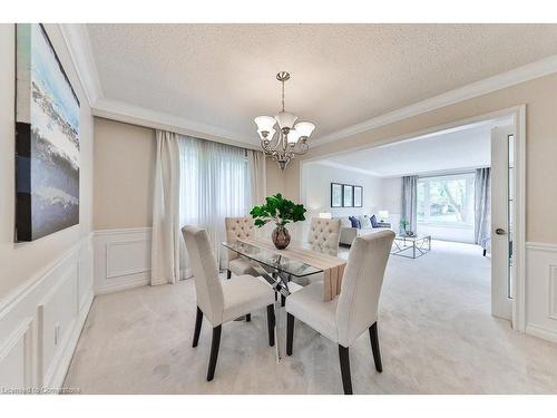 2159 Belgrave Court, Burlington, ON - Indoor Photo Showing Dining Room