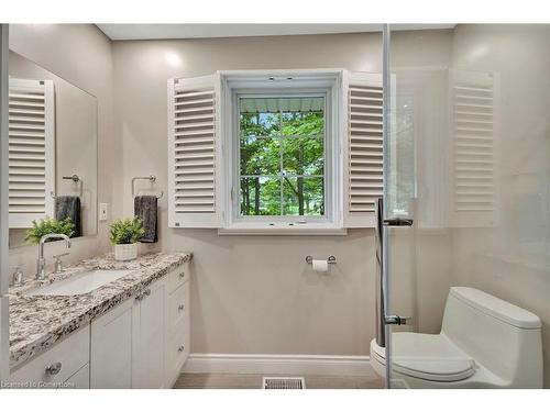 362 Lynden Road, Lynden, ON - Indoor Photo Showing Bathroom