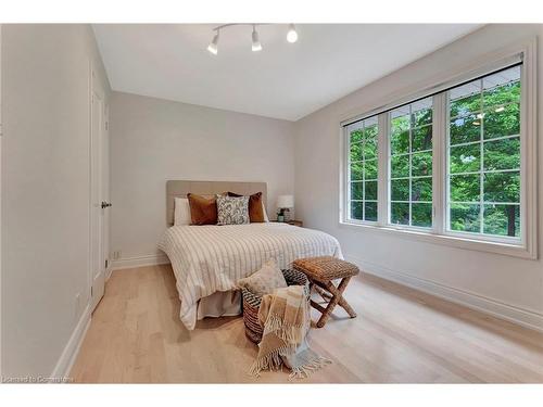 362 Lynden Road, Lynden, ON - Indoor Photo Showing Bedroom