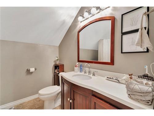 362 Lynden Road, Lynden, ON - Indoor Photo Showing Bathroom