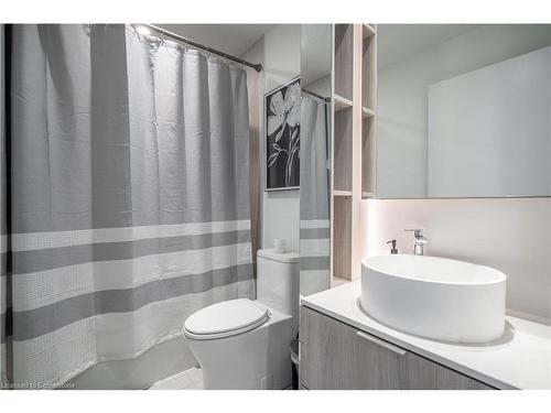 309-28 Ann Street, Mississauga, ON - Indoor Photo Showing Bathroom