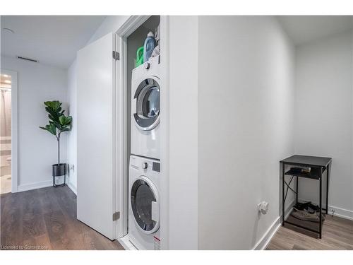 309-28 Ann Street, Mississauga, ON - Indoor Photo Showing Laundry Room