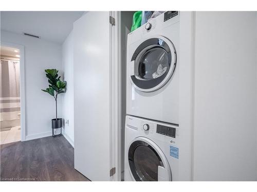 309-28 Ann Street, Mississauga, ON - Indoor Photo Showing Laundry Room