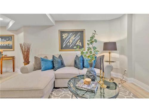 Lower-5 Sunning Hill Avenue, Hamilton, ON - Indoor Photo Showing Living Room