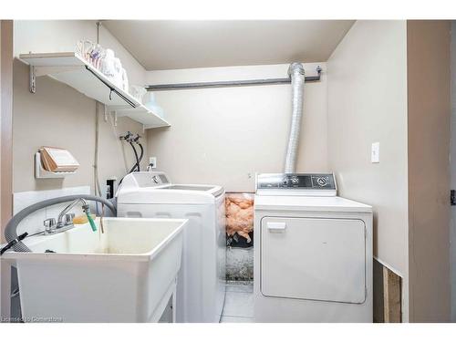 10 Salmond Court, Hamilton, ON - Indoor Photo Showing Laundry Room