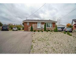 10 Salmond Court  Hamilton, ON L8T 2J7