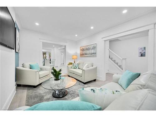 222 Province Street S, Hamilton, ON - Indoor Photo Showing Living Room