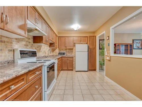 104-99 Donn Avenue, Stoney Creek, ON - Indoor Photo Showing Kitchen