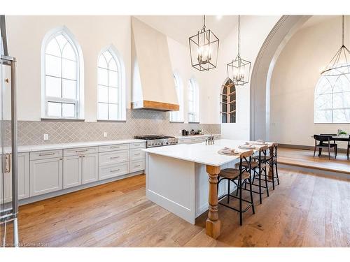 41 Talbot Road, Delhi, ON - Indoor Photo Showing Kitchen With Upgraded Kitchen