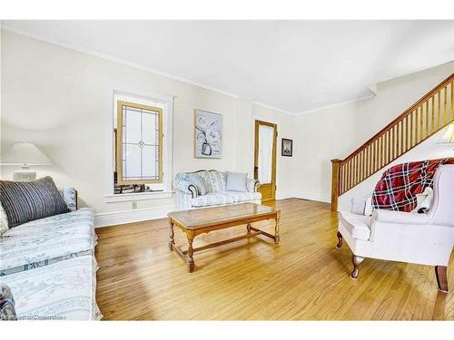 6398 Orchard Avenue, Niagara Falls, ON - Indoor Photo Showing Living Room