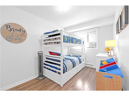 4-476 Grey Street, Brantford, ON - Indoor Photo Showing Bedroom