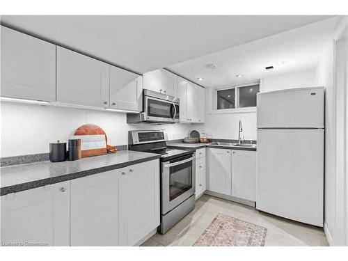 1432 Olga Drive, Burlington, ON - Indoor Photo Showing Kitchen