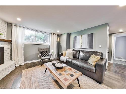 172 Hanover Place, Hamilton, ON - Indoor Photo Showing Living Room With Fireplace