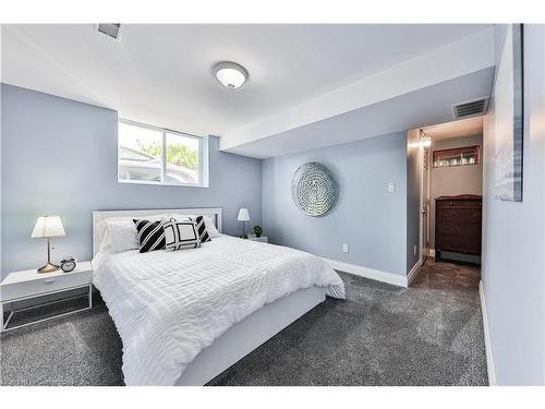 172 Hanover Place, Hamilton, ON - Indoor Photo Showing Bedroom