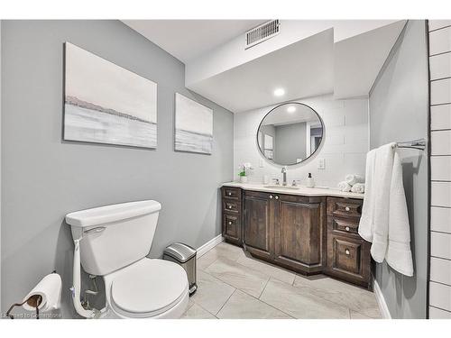 172 Hanover Place, Hamilton, ON - Indoor Photo Showing Bathroom