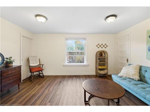 28 Ottawa Street, St. Catharines, ON - Indoor Photo Showing Living Room