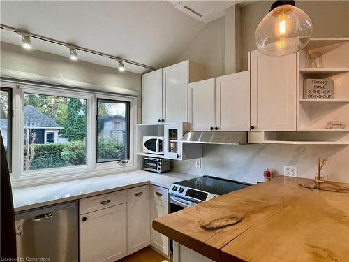 44 Firelane 11A Road, Niagara-On-The-Lake, ON - Indoor Photo Showing Kitchen With Double Sink