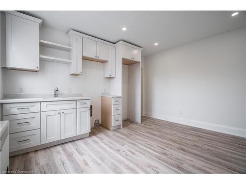 4-611 Concession Street, Hamilton, ON - Indoor Photo Showing Kitchen