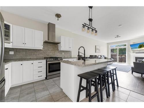 49 Dennis Drive, Smithville, ON - Indoor Photo Showing Kitchen With Upgraded Kitchen