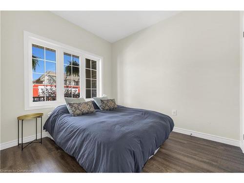 49 Dennis Drive, Smithville, ON - Indoor Photo Showing Bedroom