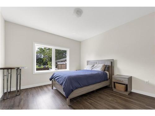 49 Dennis Drive, Smithville, ON - Indoor Photo Showing Bedroom