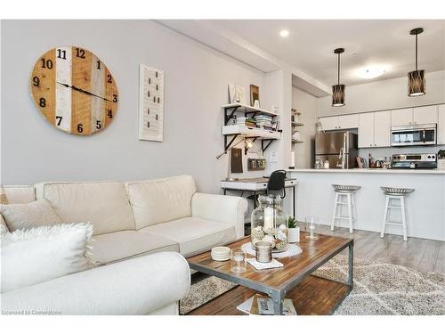 903-112 King Street E, Hamilton, ON - Indoor Photo Showing Living Room