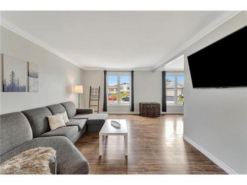 191 Limpert Avenue, Cambridge, ON - Indoor Photo Showing Living Room