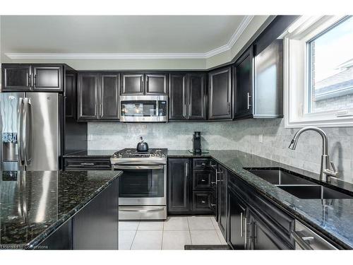 41 Jamieson Drive, Caledonia, ON - Indoor Photo Showing Kitchen With Double Sink With Upgraded Kitchen