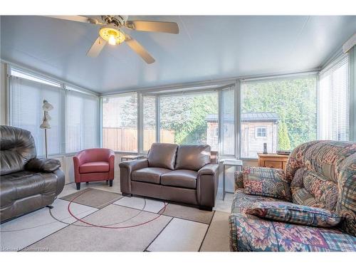 41 Jamieson Drive, Caledonia, ON - Indoor Photo Showing Living Room