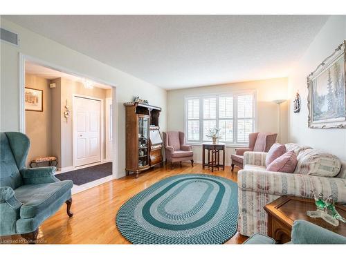 41 Jamieson Drive, Caledonia, ON - Indoor Photo Showing Living Room