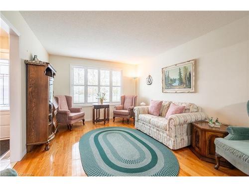 41 Jamieson Drive, Caledonia, ON - Indoor Photo Showing Living Room