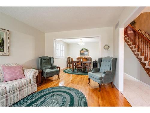 41 Jamieson Drive, Caledonia, ON - Indoor Photo Showing Living Room