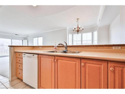 501-5188 Lakeshore Road, Burlington, ON - Indoor Photo Showing Kitchen With Double Sink