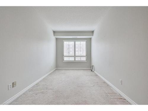 501-5188 Lakeshore Road, Burlington, ON - Indoor Photo Showing Other Room