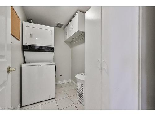 501-5188 Lakeshore Road, Burlington, ON - Indoor Photo Showing Laundry Room