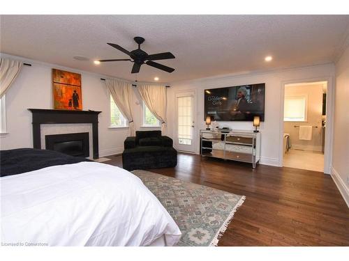 2147 Berwick Drive, Burlington, ON - Indoor Photo Showing Living Room With Fireplace