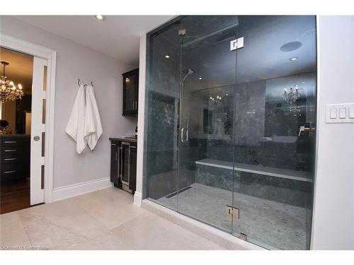 2147 Berwick Drive, Burlington, ON - Indoor Photo Showing Bathroom