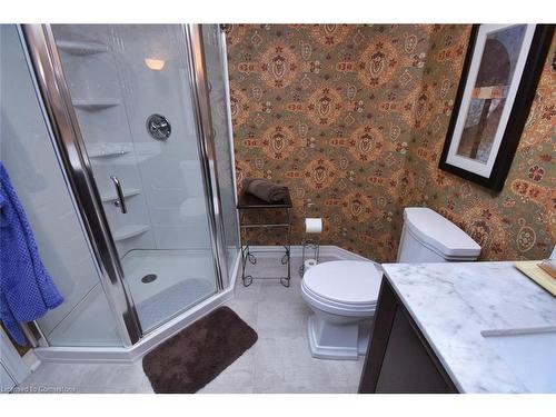 2147 Berwick Drive, Burlington, ON - Indoor Photo Showing Bathroom