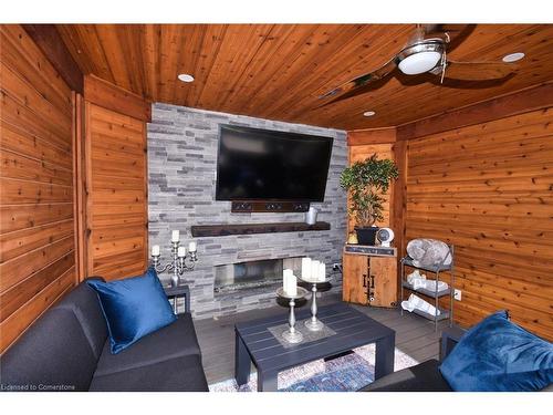 2147 Berwick Drive, Burlington, ON - Indoor Photo Showing Living Room With Fireplace