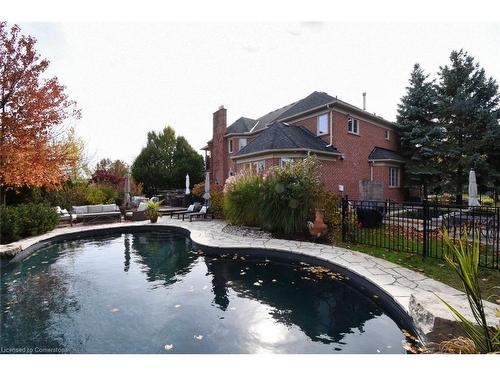 2147 Berwick Drive, Burlington, ON - Outdoor