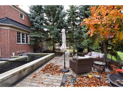 2147 Berwick Drive, Burlington, ON - Outdoor