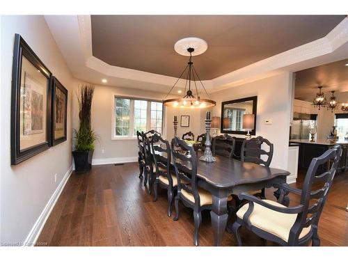 2147 Berwick Drive, Burlington, ON - Indoor Photo Showing Dining Room