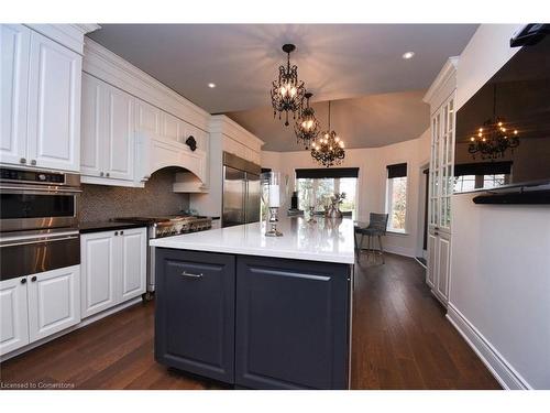 2147 Berwick Drive, Burlington, ON - Indoor Photo Showing Kitchen With Upgraded Kitchen