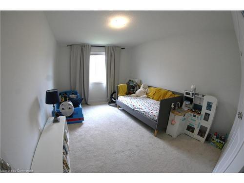 11 Starling Drive, Hamilton, ON - Indoor Photo Showing Bedroom